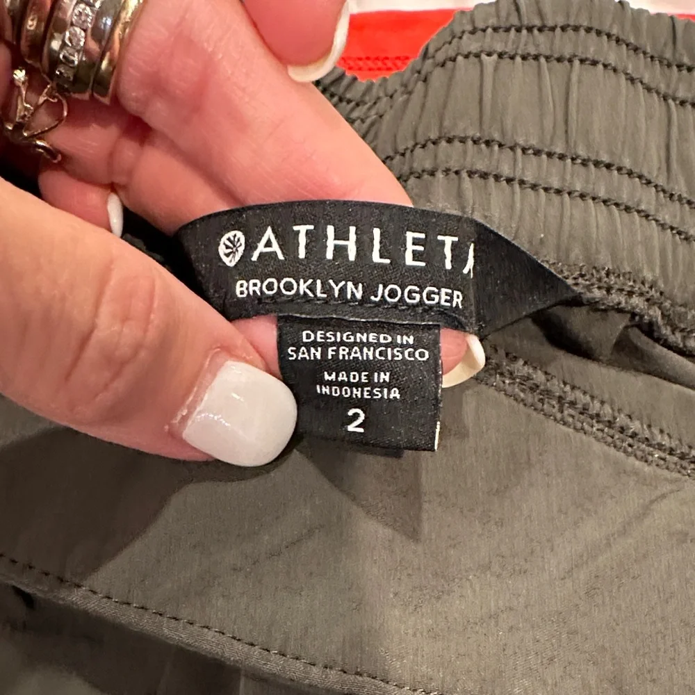 Athleta Brooklyn Jogger - Picture 6 of 11